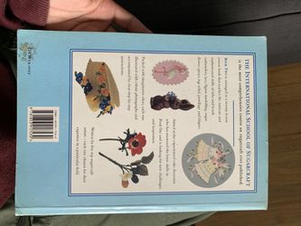 Cake decorating book