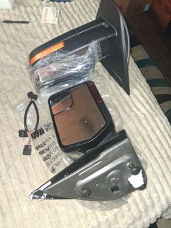 2004 through 2014 Ford 150 blind spot mirrors with heat turning signals Chrome backside