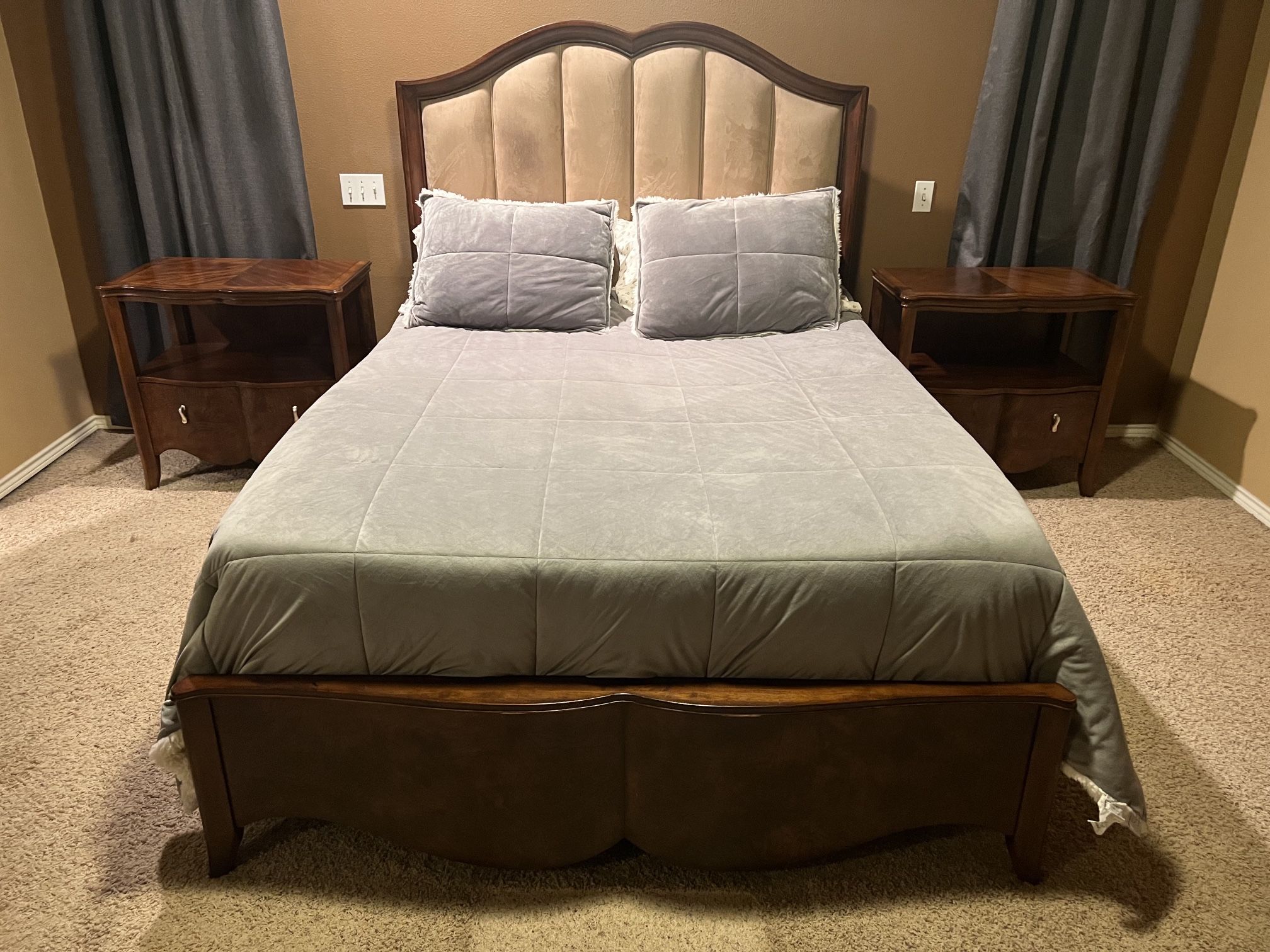 Queen Mahogany Bedroom Set