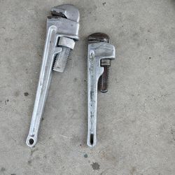 pipe wrench