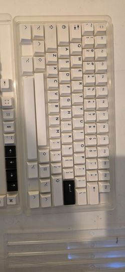 Pbtfans white on black keycaps