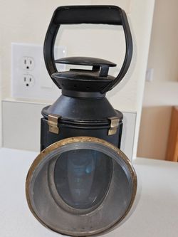 Black British Railway oil-burning (kerosene) Lantern/Lamp