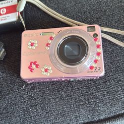 Sony Cyber-shot 7.2 Megapixel Camera