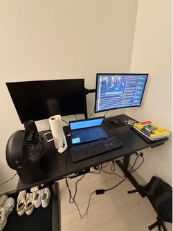 Uplift Standing Desk