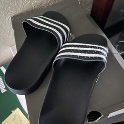 Adidas’s Sandals Size 8