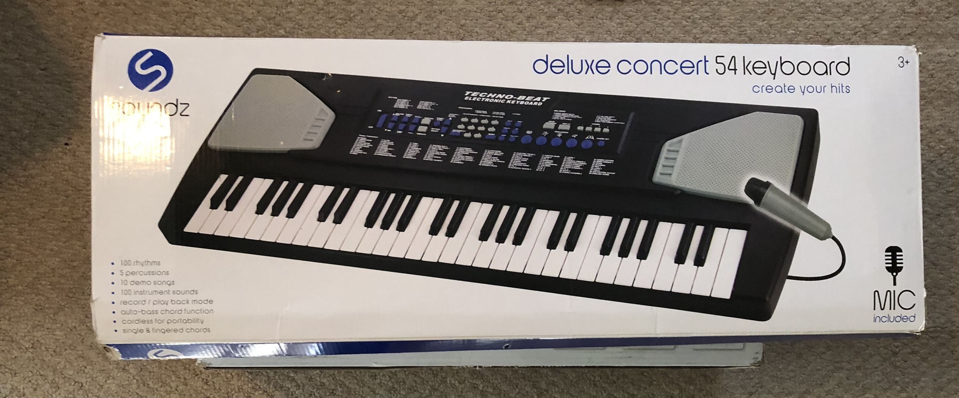 Deluxe Concert 54 Keyboard with Mic