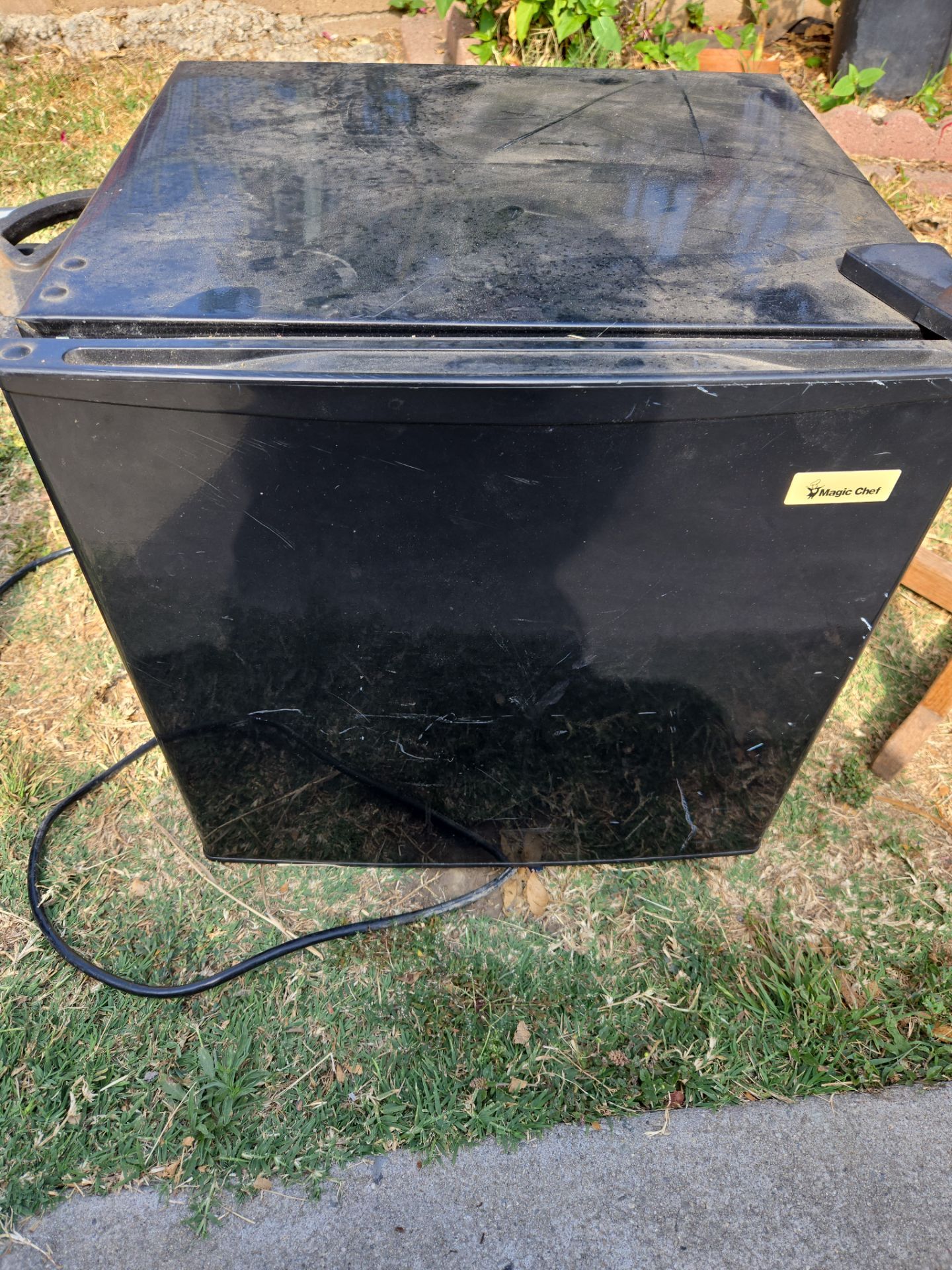 Mini fridge