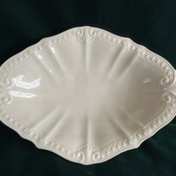 Lenox Chadwick Centerpiece Bowl Serving Dish Cream w/Gold Trim 11" x 8" x 2" USA