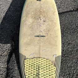 Surfboard 5’9” 