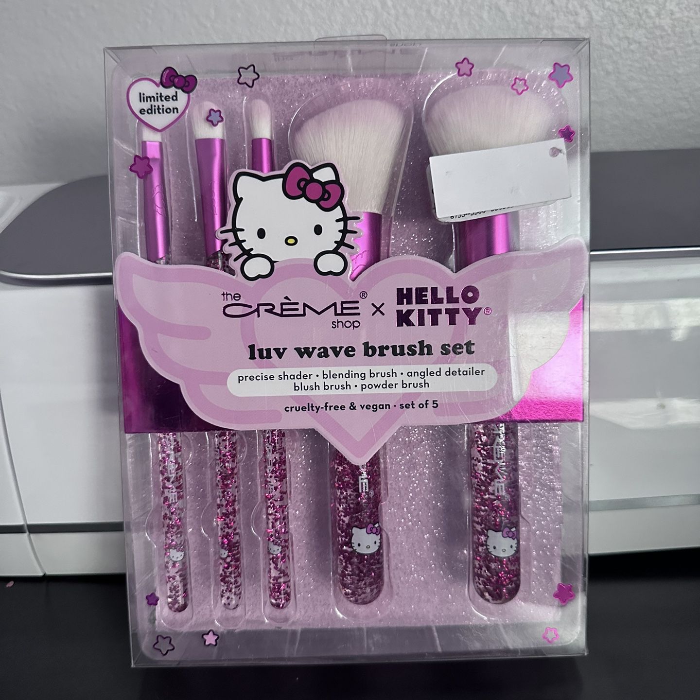 Hello Kitty Luv Wave Brush Set