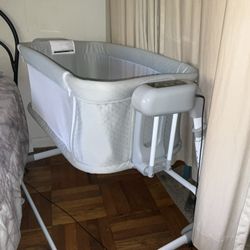 Electric Rocking Bassinet 