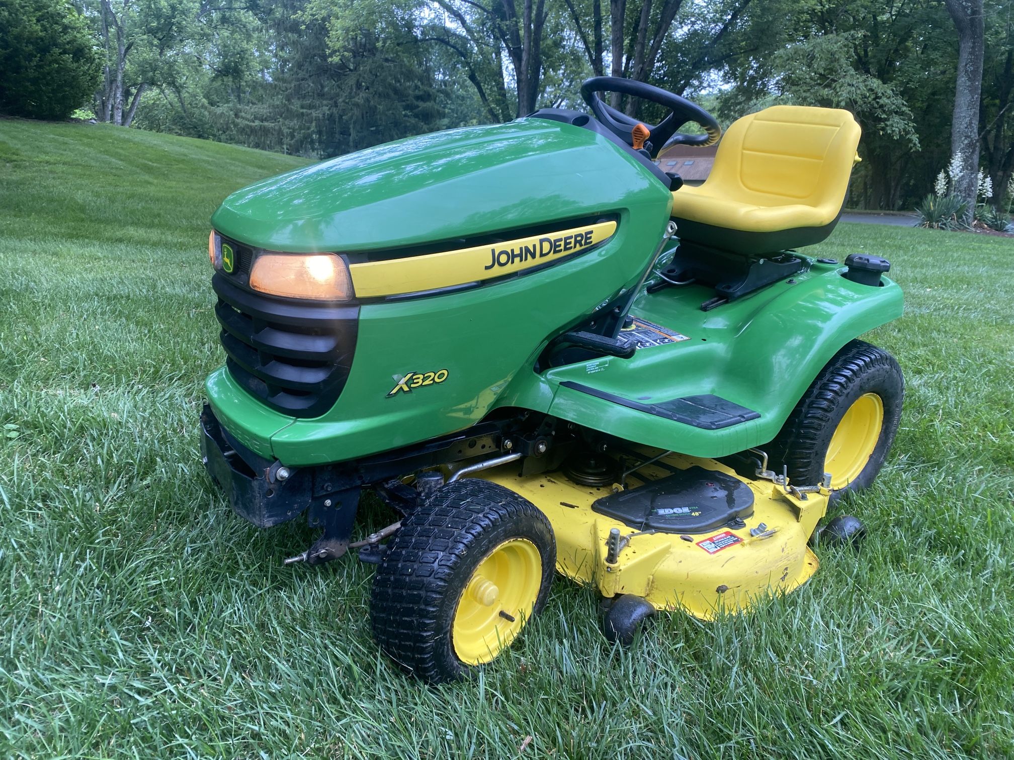 2013 John Deere Garden Tractor X320