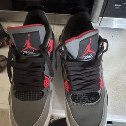 Air Jordan 4