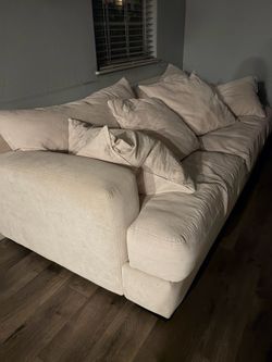 Comfy Couch 4 Sale!