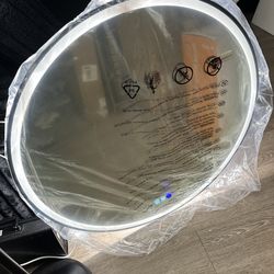 STARLEAD 32” Round LED Bathroom Mirror with Bluetooth Speaker