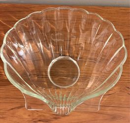 Vintage glass sea shell bowl / serving dish