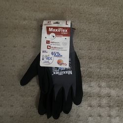 MaxiFlex Ultimate Men's Large Gray Nitrile-Coated Outdoor and Work Gloves with AD-APT Hand Cooling Technology