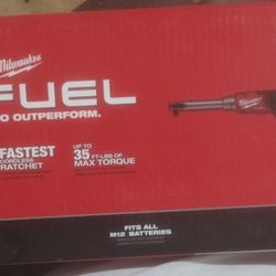 Milwaukee 3/8 Ext Reach High Speed Ratchet 
