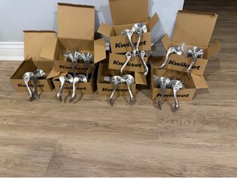 9 Silver door handles
