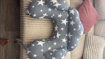 Breastfeeding pillow