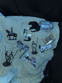 • Vintage Figurine & Collectible Toy Lot - Vintage Mix