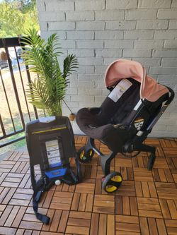 Selling our Doona+ Infant Car Seat & Stroller in black, in good pre-owned condition