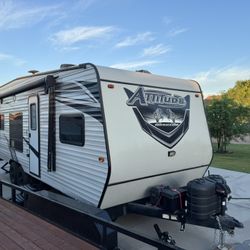 2023 Toy Hauler Attitude 