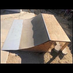 Quarter Pipe Ramp