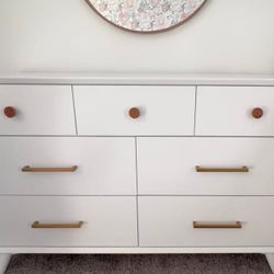 7-Drawer Dresser – Mid-Century Modern – White– Gently Used