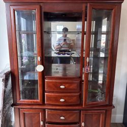 Hutch - In Great Condition
