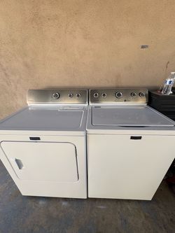 MAYTAG Washer And Dryer Electric Set