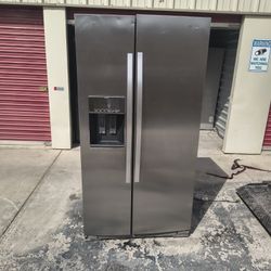 Whirpool Refrigerator Stainless Steel Side By Side 