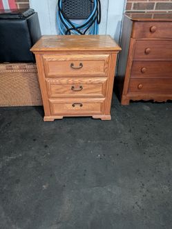 3 drawer wooden night stand