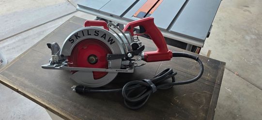 SKILSAW 7-1/4 In. Lightweight Worm Drive Saw