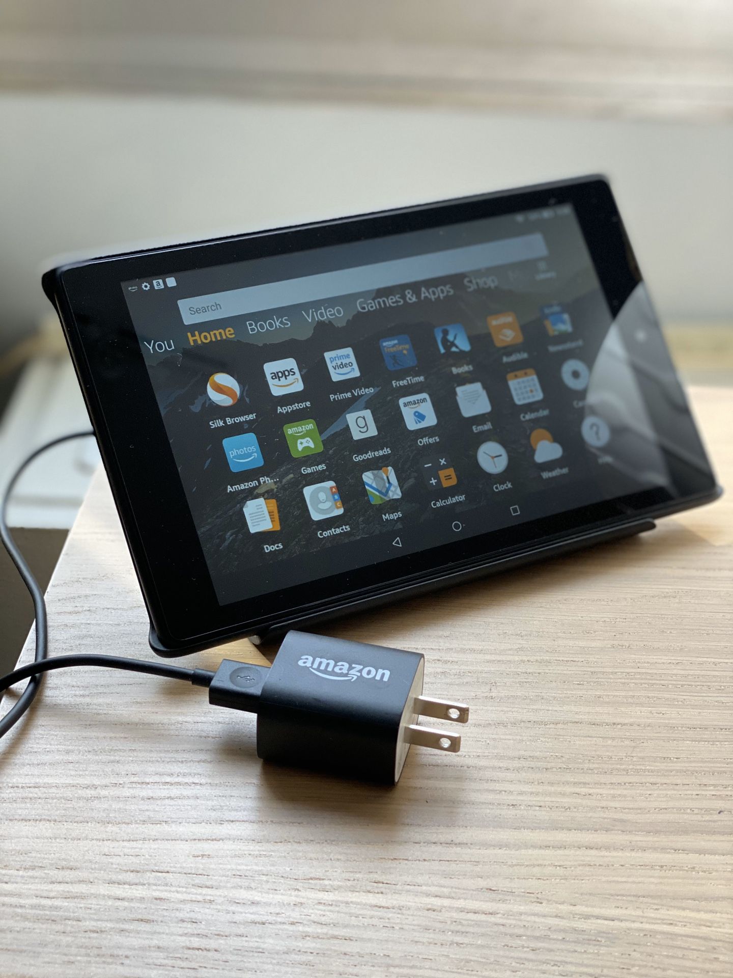 Amazon Fire 8 with BONUS Charging Cradle