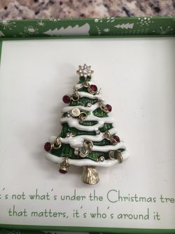 Brooch 