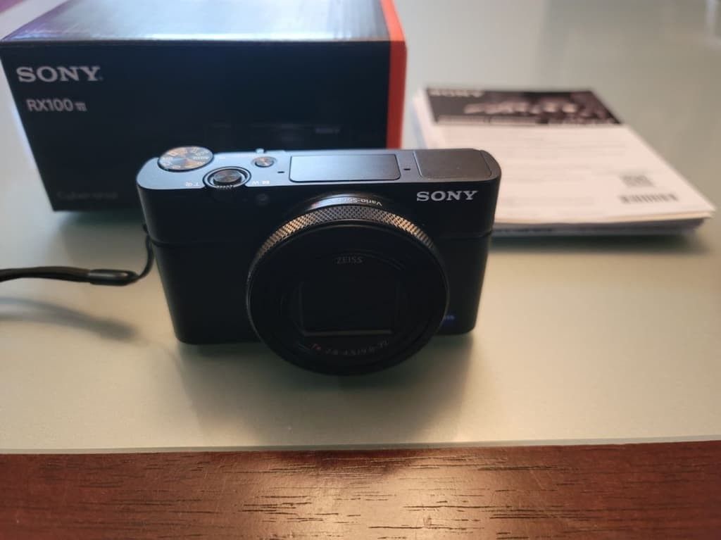 Sony-rx100vii-Cybershot 