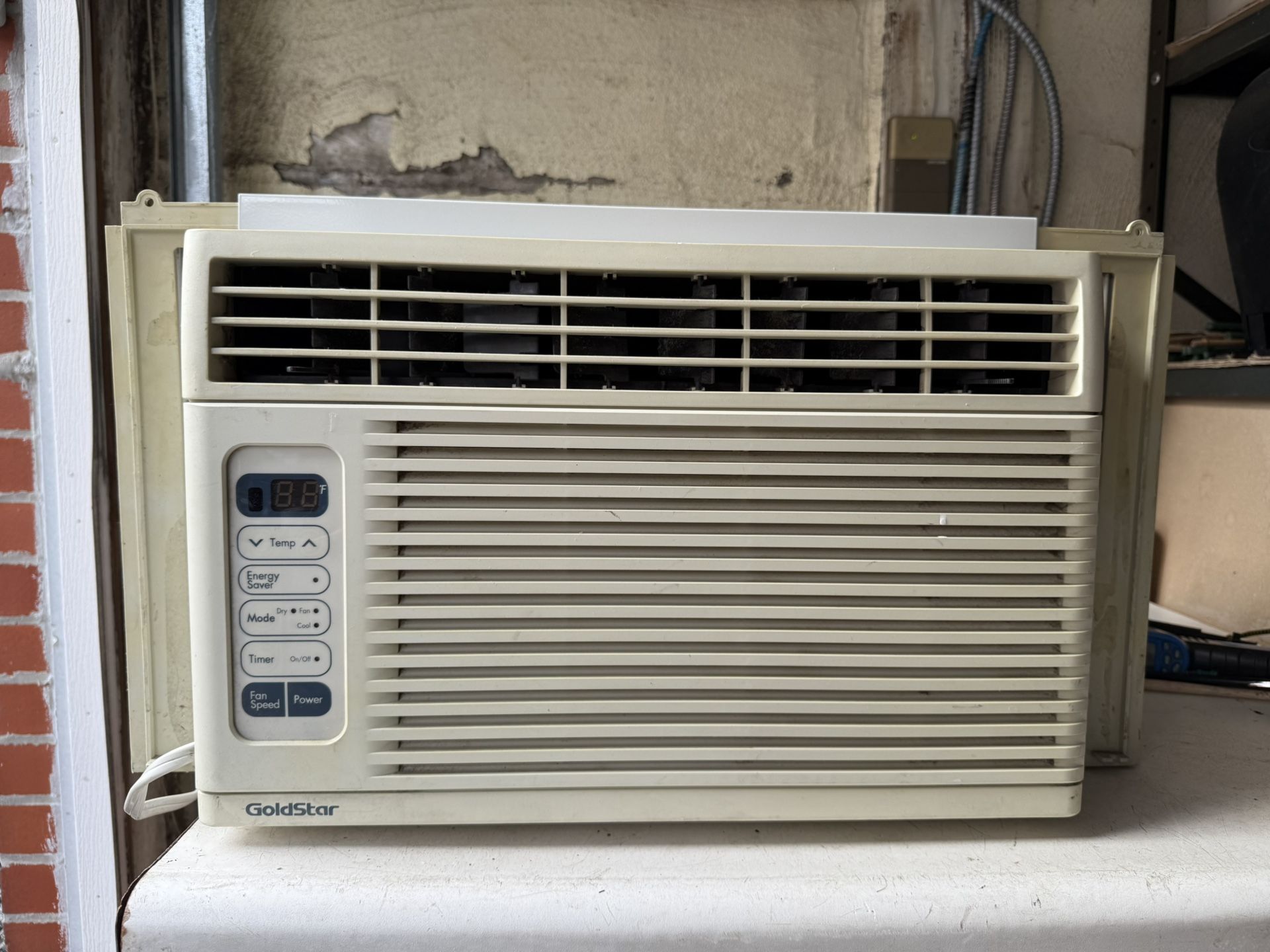 GoldStar Window AC 5’200 BTU