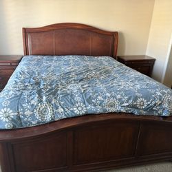 Solid Wood Bedroom Set With Nightstands And Dresser