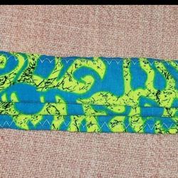NEW Vera Bradley Kids Face Mask.  Purchased for my granddaughter but unfortunately too small.  My granddaughter is the size of a 10 year old so I woul