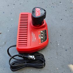 Milwaukee M12 Battery And Charge 