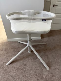 HALO BassiNest Swivel Sleeper 3.0 Bassinet