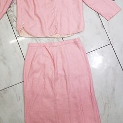 1960's Vintage Women's 2piece Pink Suit, Petite