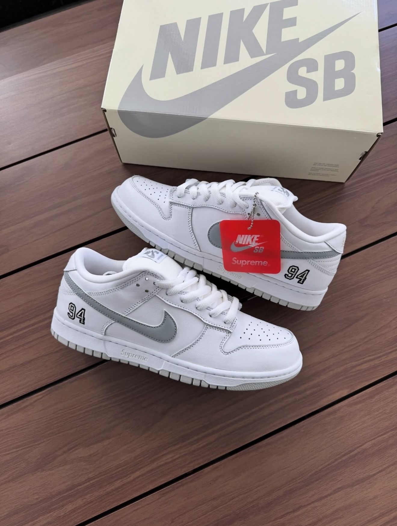 Supreme Nike Sb Dunk Low Sz 9.5 White