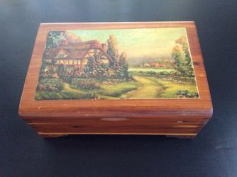 Vintage wooden box use for jewelry etc.