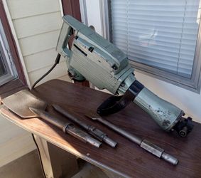 Hitachi Demolition Hammer with Bits