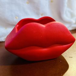 Target Novelty Lips Holder