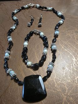 Necklace,earrings and bracelet set