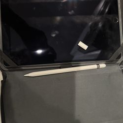 I Pad With Apple Pencil 