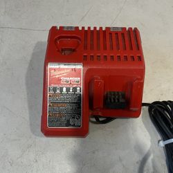 Genuine MILWAUKEE 48-59-1812 18V M12 / M18 LITHIUM ION CHARGER